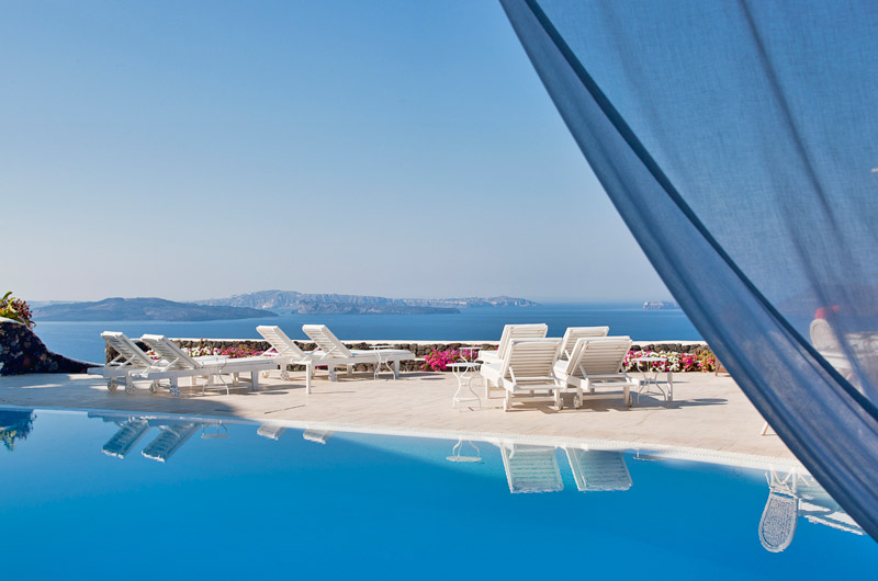 Canaves Suites