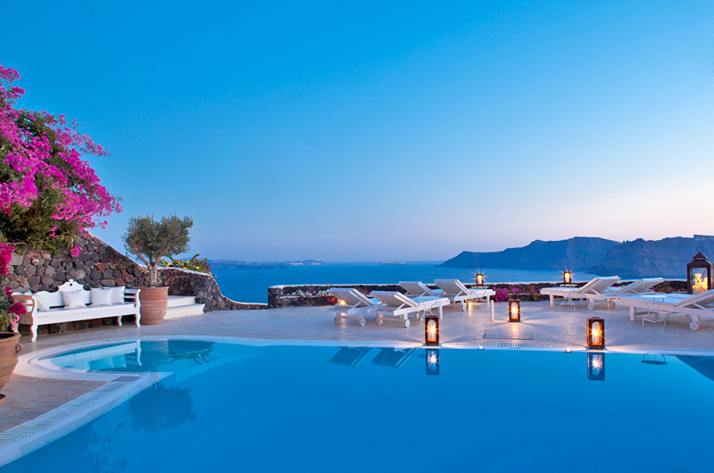 Canaves Suites