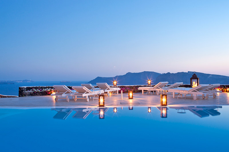Canaves Suites
