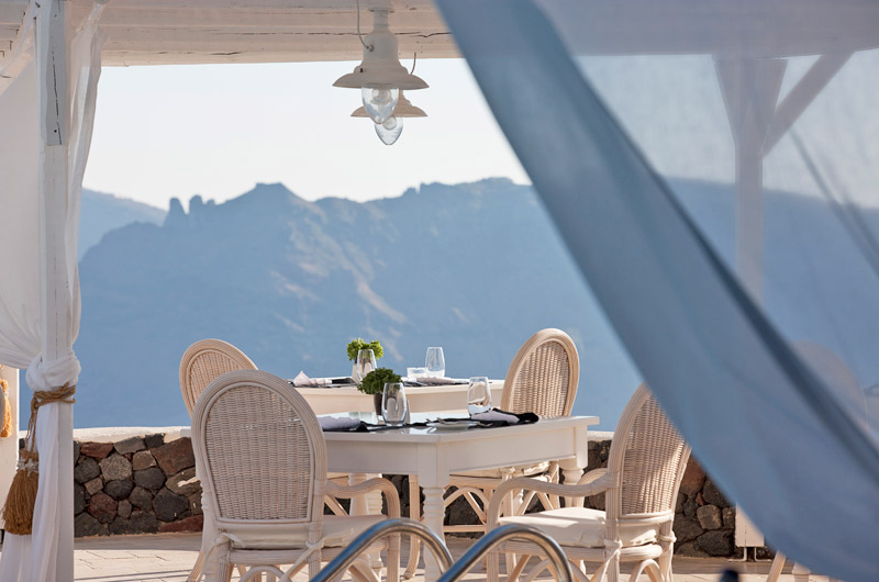 Canaves Suites