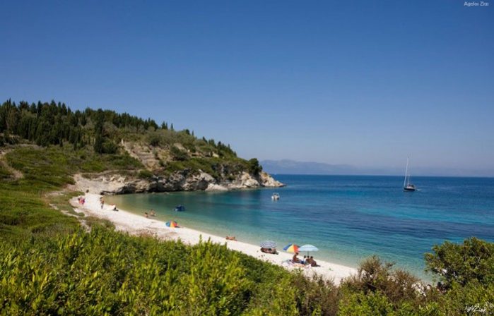 paxos kipiadi praia