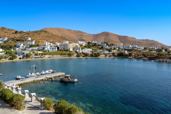 megas gialos syros praia