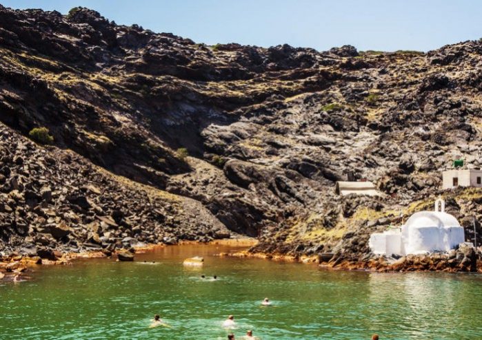 santorini fontes termais