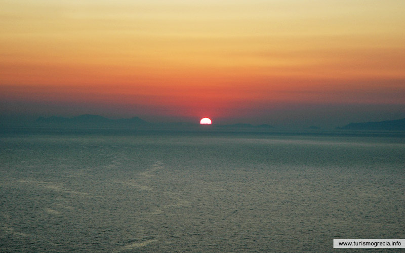 pôr do sol em oía